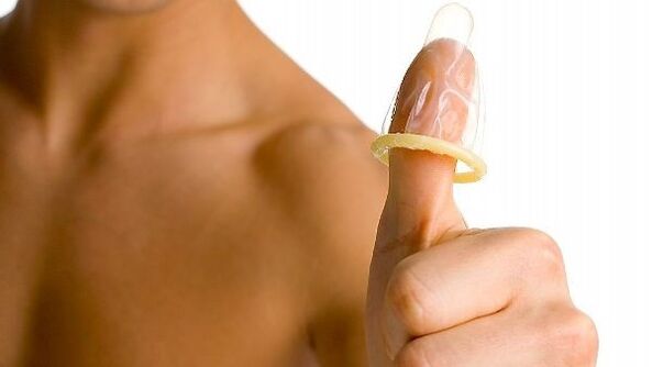 Gençlerin parmak ve penis büyütme üzerinde prezervatif